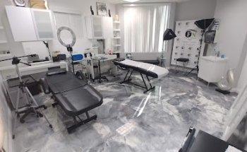 FOREVER NATURAL LA QUINTA NUTRITION & BROW BAR