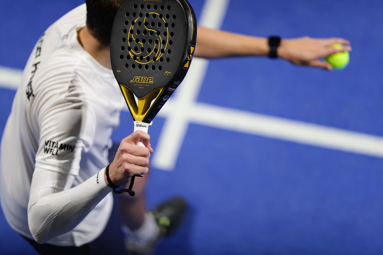 Best Overgrips for Sweaty Hands in Padel: Stay in Control During Every Match
