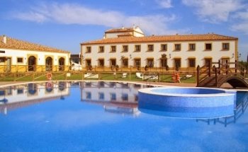 Centro Deportivo Las Cigueñas-Hotel Cortijo Santa Cruz