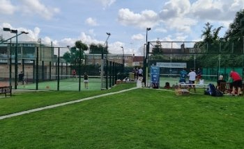 Hazelwood padel tennis club - Padel Tennis London