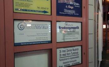 Frau Kirsten Pfeiffer