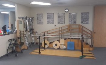 Sports Medicine and Rehabilitation Center at HCA Houston Southeast