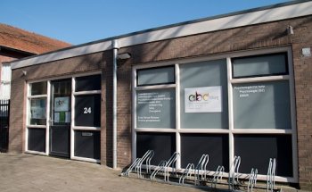 ABC-Tilburg BewegingsCentrum voor fysiotherapie, sportfysiotherapie, oefentherapie Cesar, muziekoefentherapie, (kinder-)osteopathie, Body Stress Release, PMKT, psycho-sociale begeleiding