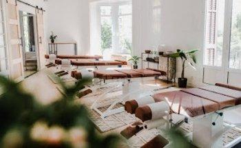 illumINNATE Chiropractic Studio | Chiropractor Barcelona (English & Español)