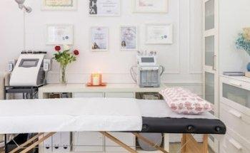 Julia’s beauty nails center