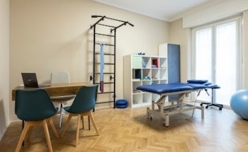 Dr. Saulo Rivolta Fisioterapista e Osteopata. Riabilitazione, Osteopatia, Postura. Bande Nere, Milano