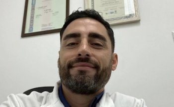 Dr. Cristopher Leoni