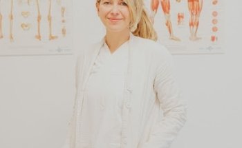 Dott.ssa Chiara Cerroni osteopata, fisioterapista, Miracle Touch Renata França