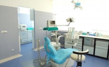 Dott. Andrea Bertoldi, Dentista