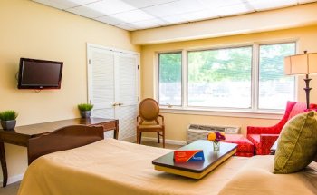 Signature HealthCARE at Jefferson Place Rehab & Wellness Center