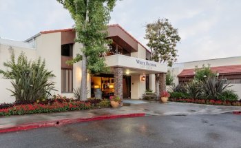 White Blossom Care Center