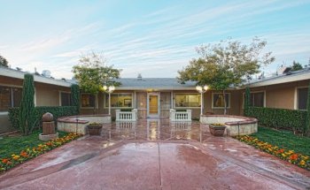 Redlands Healthcare Center