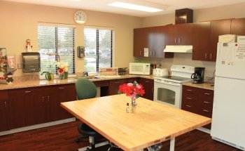 The Oaks at Lakewood