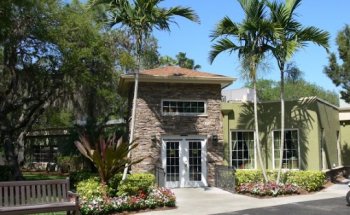 Oak Manor Healthcare and Rehabilitation Center