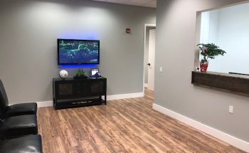 Midwest Muscle & Joint Clinic (Chiropractor)