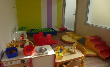 Micro Crèche Montessori Les Cygnes - La Maison Bleue