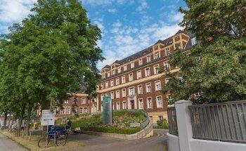 PHYSIOCUM LAUDE Staatl. anerkannte private Berufsfachschule für Physiotherapie