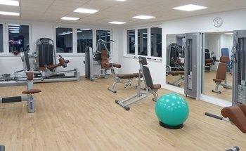 Reha-Therapie E. Perry Physiotherapie Prävention Fitness