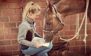 Pferdeosteopathie und -physiotherapie Julia Tellbüscher