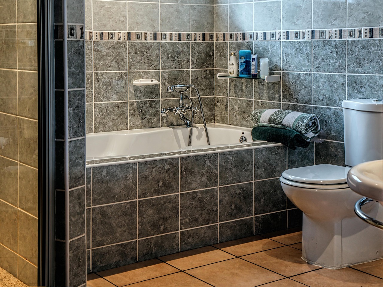 En esta imagen, vemos un baño muy bien alicatado