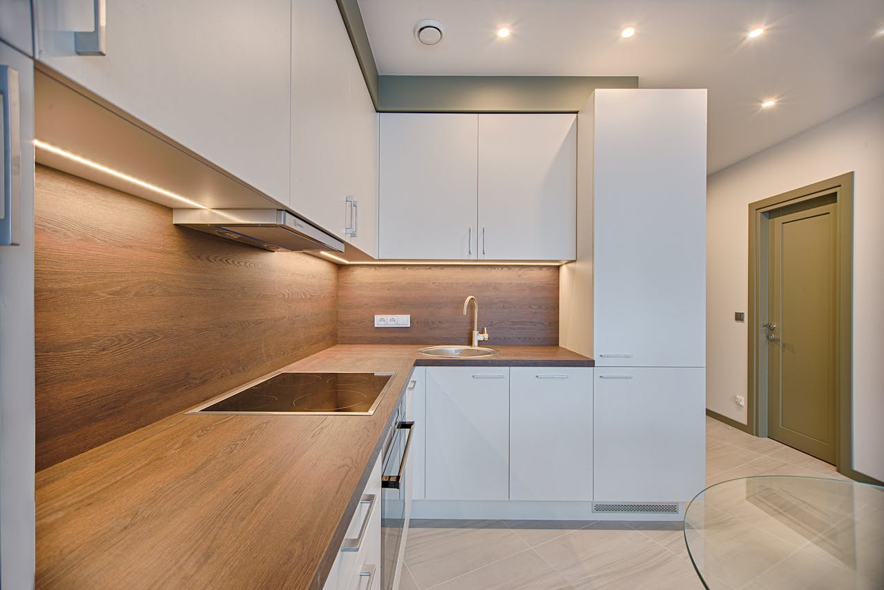 En esta imagen, podemos ver la iluminación LED de una cocina