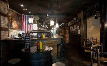 Portland Ale House: Valencia's Original Burger Bar