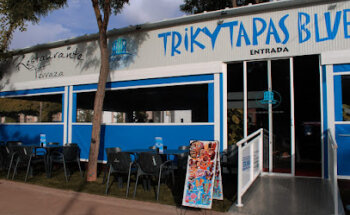 TERRAZA RESTAURANTE TRIKYTAPAS BLUE