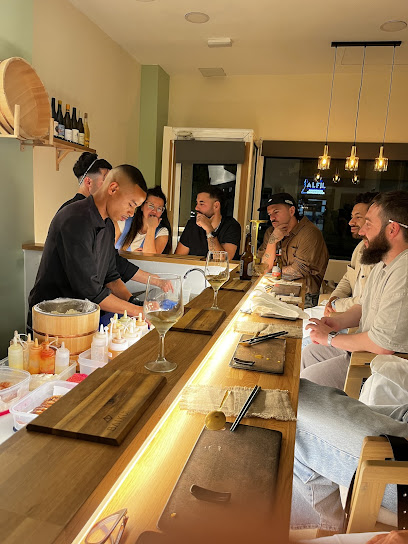 Baiku sushi I Cocina nikkei y andaluza I Omakase