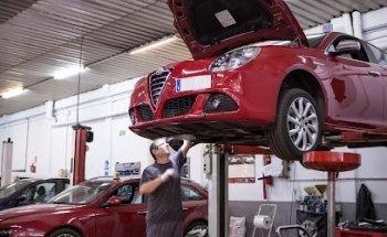 Taller Tayre (Maserati, Aston Martin, Morgan, Jeep y Alfa Romeo)