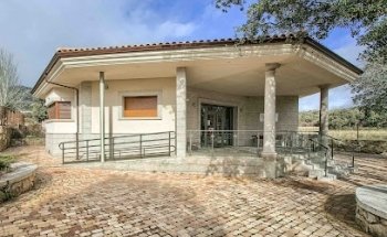Tanatorio Hoyo de Manzanares - Funeraria Nuestra Señora de Los Remedios | Mémora