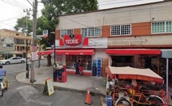 Urnas Artísticas Tallaadas en Caoba