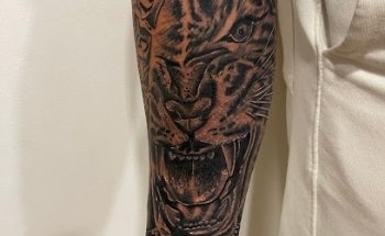 Oro puro tattoo studio