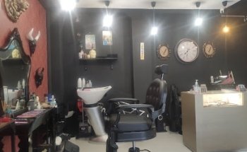 De la Estrella Tattoo & Piercing