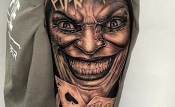 FIVE Tattoo, Barber, Nails, Piercing