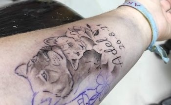 Reybur Ink tattoo studio