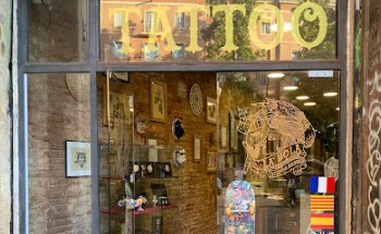 La Bola Tattoo & Piercing