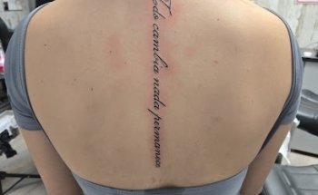 Estudio de tatuajes y piercing, La Brujita