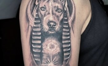 Quoth the Raven (Tattoo Studio)