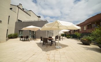 Caser Residencial Montesoria