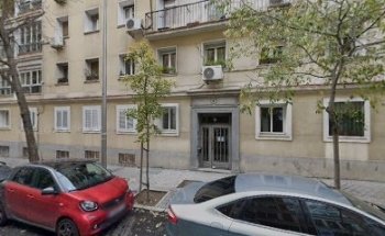 Llama a la Comadrona