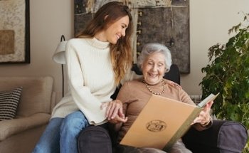 Aiudo - Cuidado de Personas Mayores