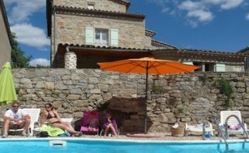 Gîtes Les eaux Claires : location saisonnière gîte avec piscine (Ardèche, Auvergne, Rhône Alpes)