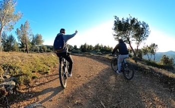 Trolib / location et tours vélos et VTT électriques (e-mountain bike rental and tours)