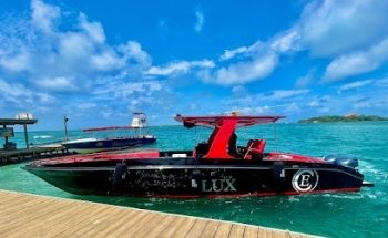 Crazy Experiences boat