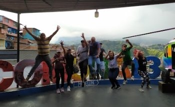 YoAndoConNando | Tours en Medellin | Tour Comuna 13