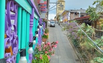 El patio de mi casa hotel - apartamentos -restaurante tipico - apartamentos