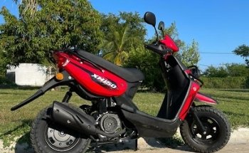 Aventurina Renta de Motos Puerto Escondido // Aventurina Scooter Rental Puerto Escondido