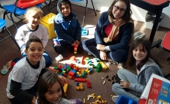 Seven languages ​​- Unit Vineyard