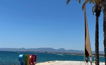 Hays Travel Oldham High St