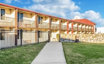 Countryside Suites Kansas City Independence I-70E Sports Complex Hotel